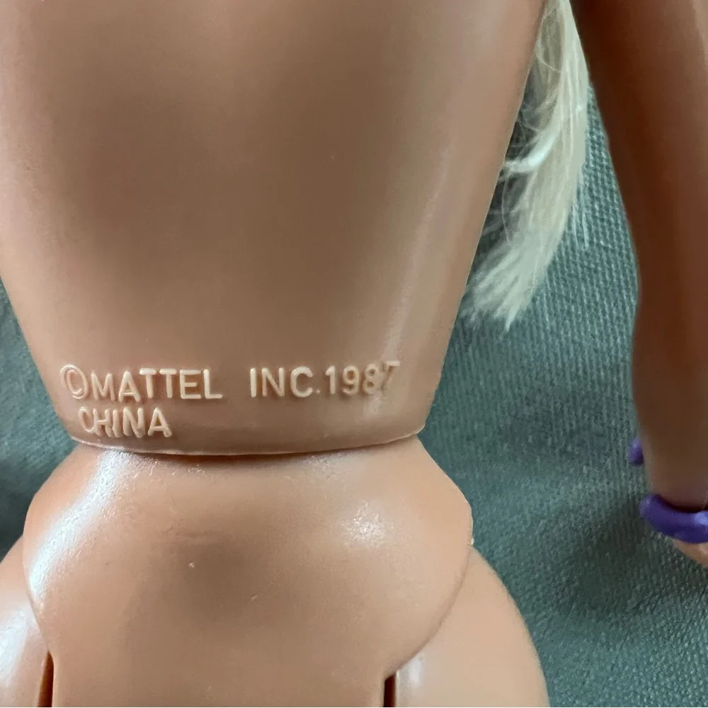 Mattel Barbie Skipper 1987 Doll with Cheerleading Outfit - Picture 7 of 9